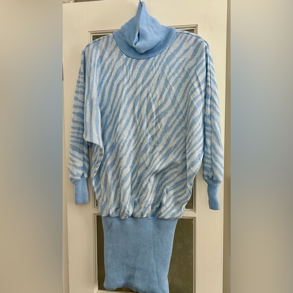VTG 80s Animal Print Tiger Sweater Dress Turtleneck Dolman  XS-S Blue & White